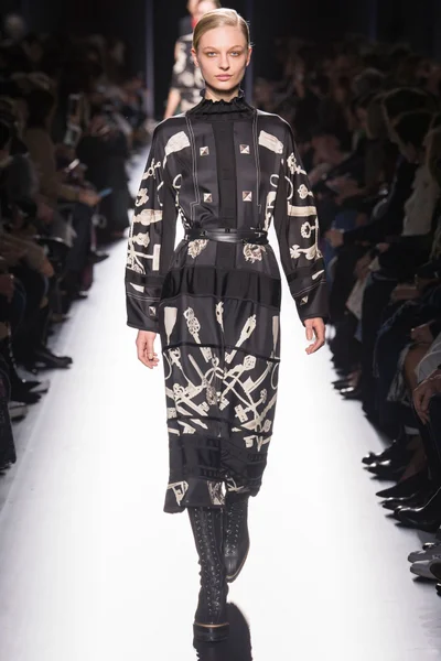 Look 39